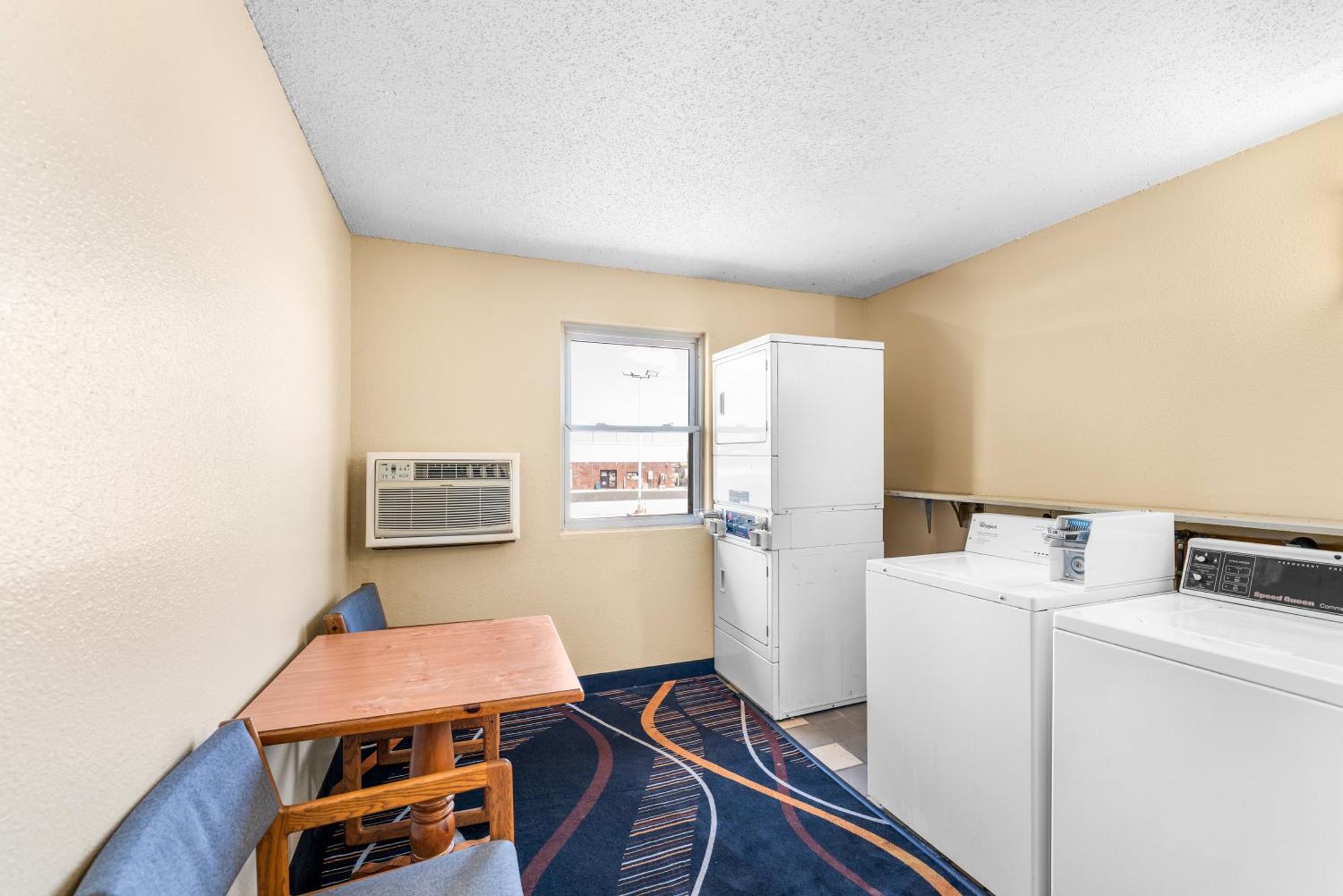 Americas Best Value Inn Decatur Exteriör bild